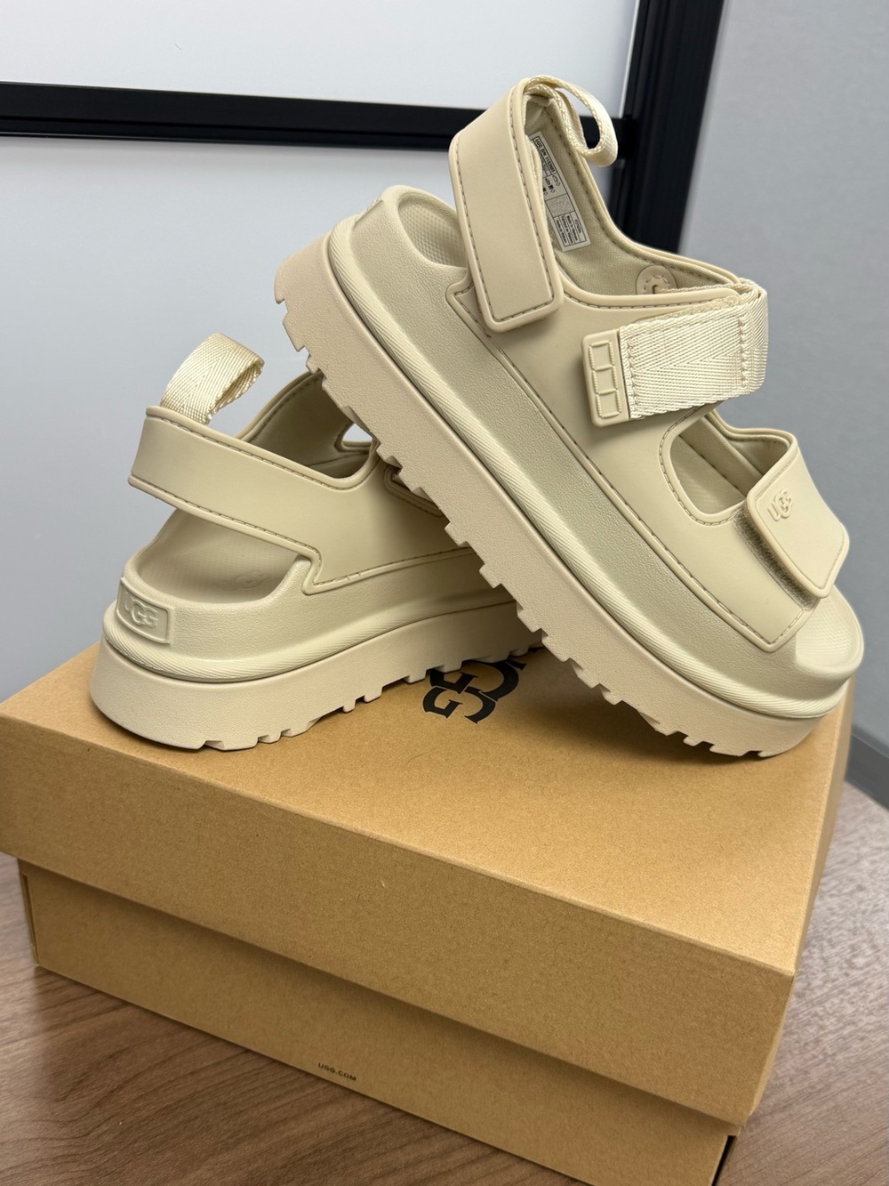 UGG golden glow